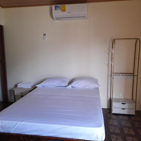 Apartamento Cabinas Playa Agujas Quebrada Ganado Exterior foto